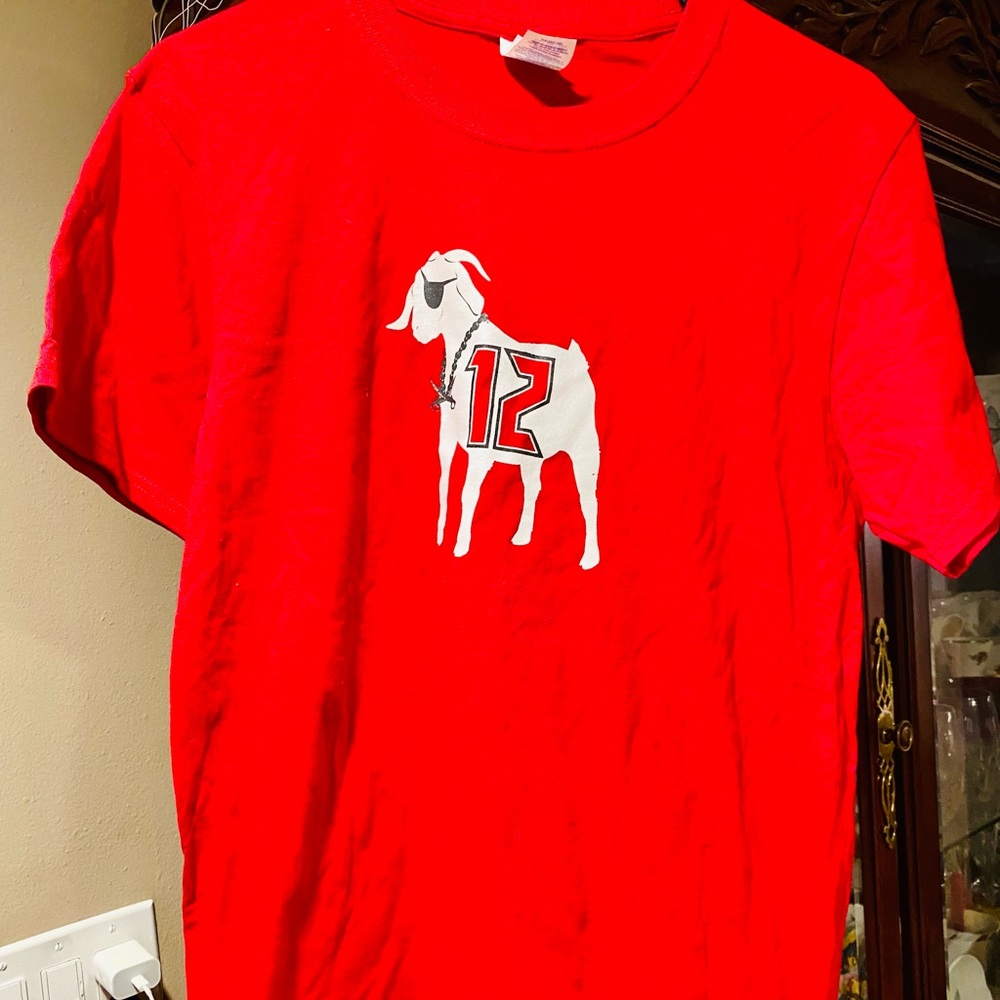 Men’s Tom Brady #12 Goat Short Sleeve T-Shirt EUC NWOT SZ XL - Picture 1 of 7